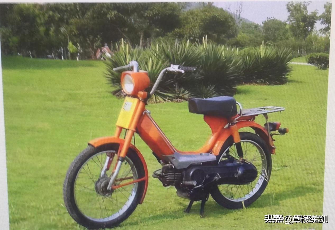 嘉陵50二冲程踏板摩托车,嘉陵50红公鸡摩托车