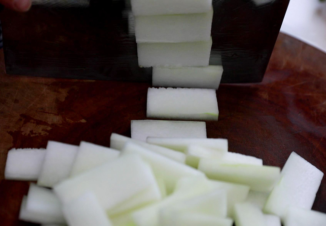 齿痕舌白口苦吃什么食疗,嘴巴有甜味吃得多容易饿