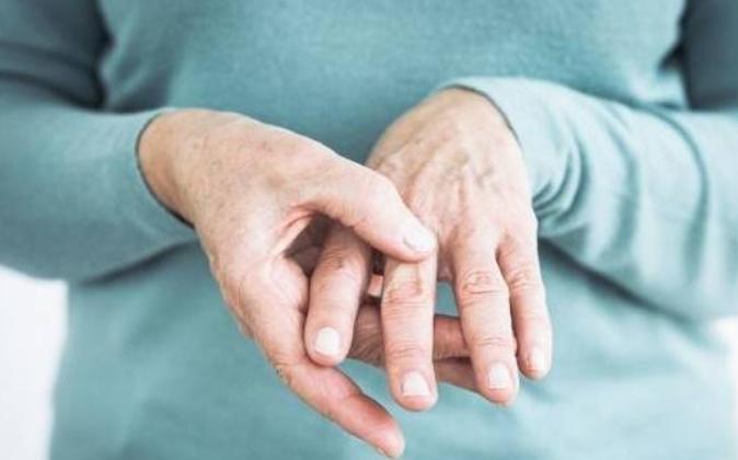 血液粘稠手麻该多注意什么,手麻平时应注意些什么