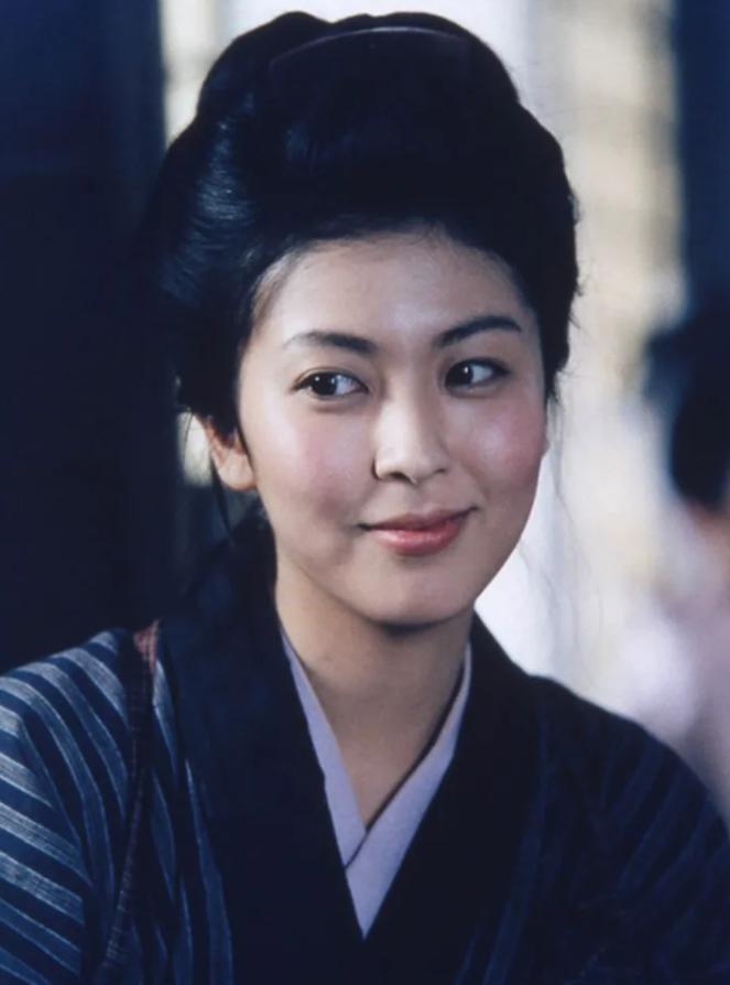 丑到让岳父称恶心，日本女神的老公为什么又老又丑，有的还特别渣