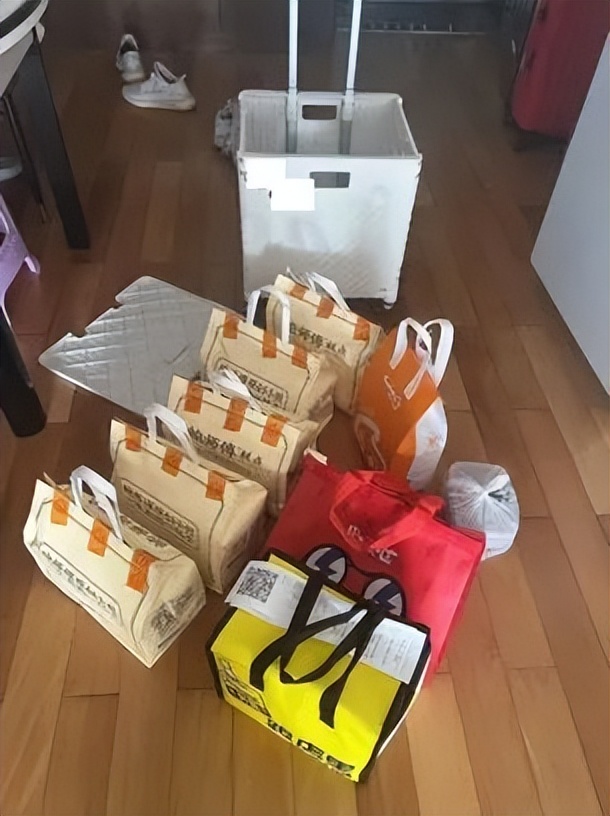 香港代购真的很赚钱吗,反向代购去香港怎么赚钱