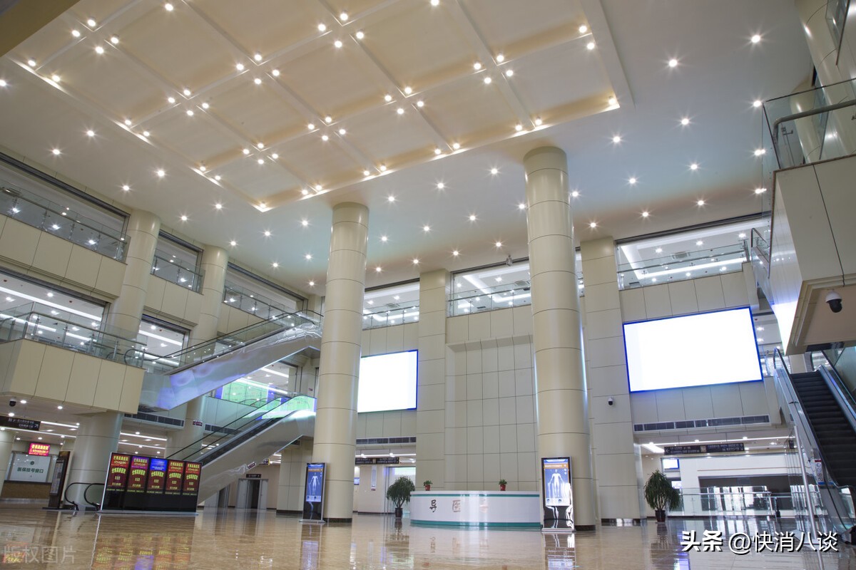 股票停牌，院长等12人被刑拘…一场火灾，长峰医院被扒出通过竞价搜索来获客，还虚构专家身份的“历史”