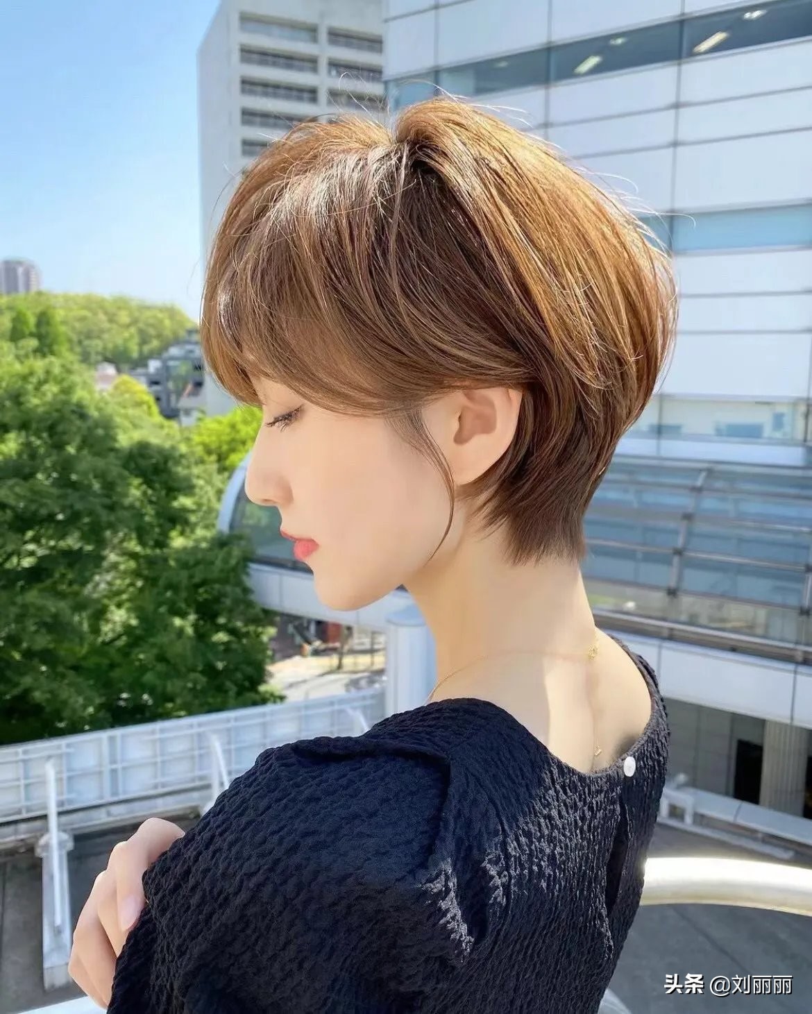 夏天不染又好看的短发型,夏天短发免打理发型