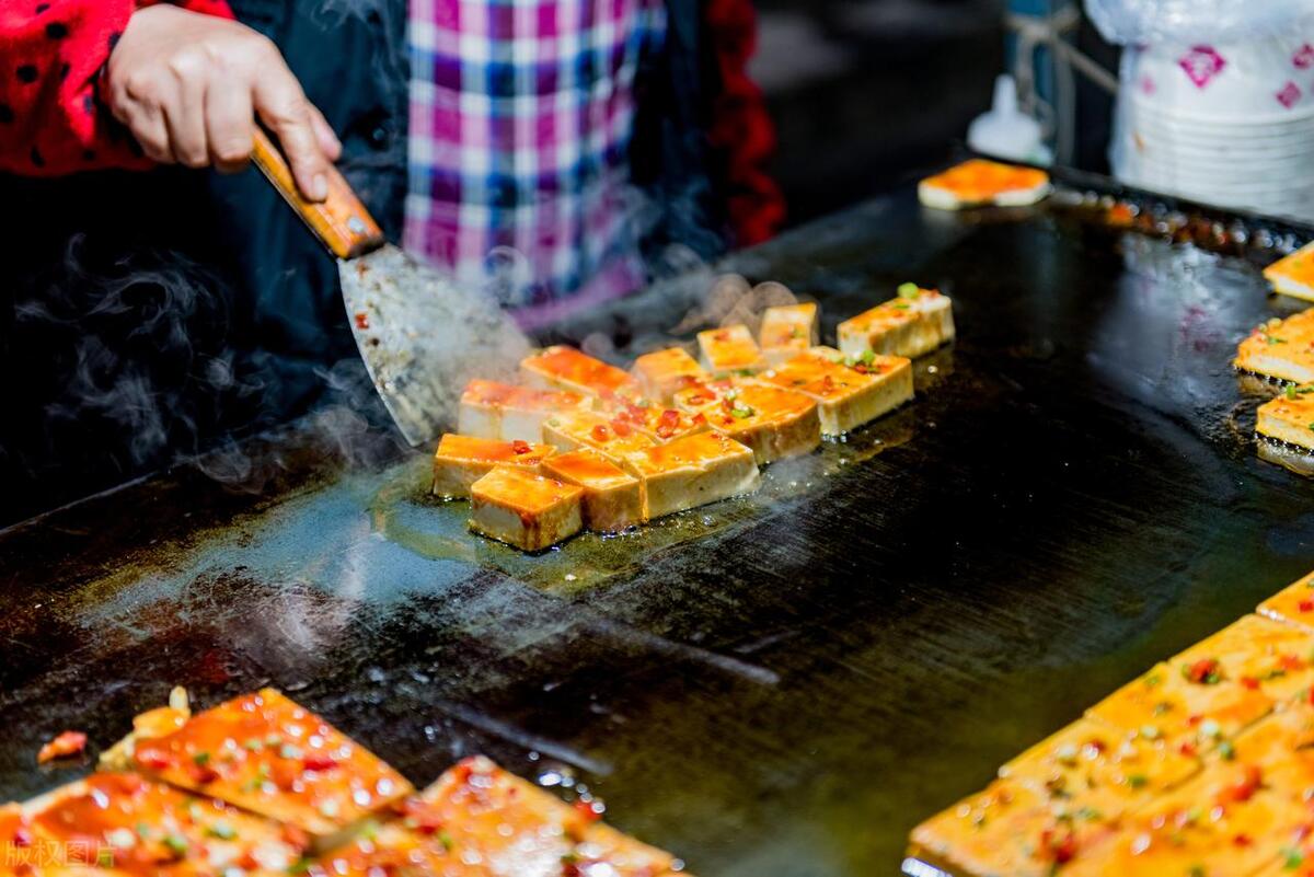 现在最火的赚钱街边小吃,不起眼但很赚钱的小吃铺