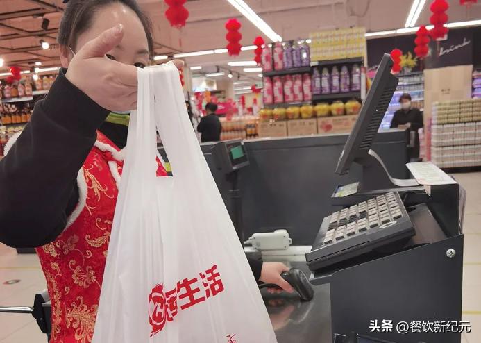 早餐店放包子的塑料袋会致癌吗,早餐店的碗套塑料袋干净吗