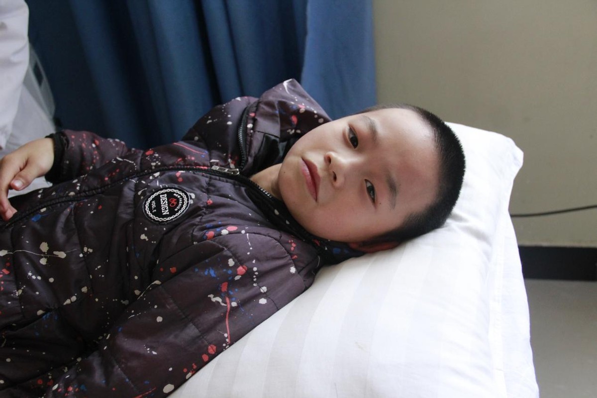 孕妇不小心压到肚子早产,孕妈因女儿起夜碰到肚子导致早产