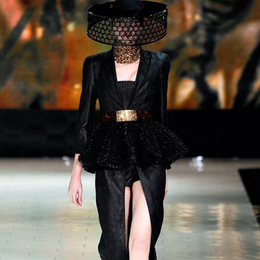 看完了Chanel富贵儿玳瑁，我默默放下了手中的皮质金链...