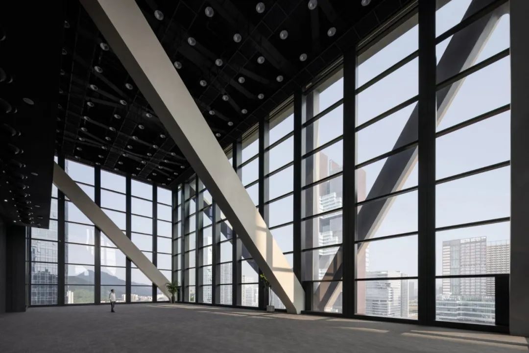 这座深圳的科幻双子塔，入选2022十大摩天大楼