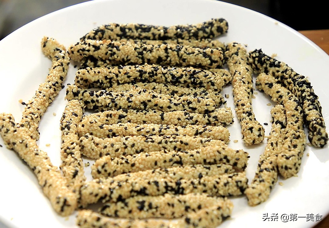 一碗面粉俩鸡蛋做低糖少油小零食,一碗面粉2勺糖做出小零食