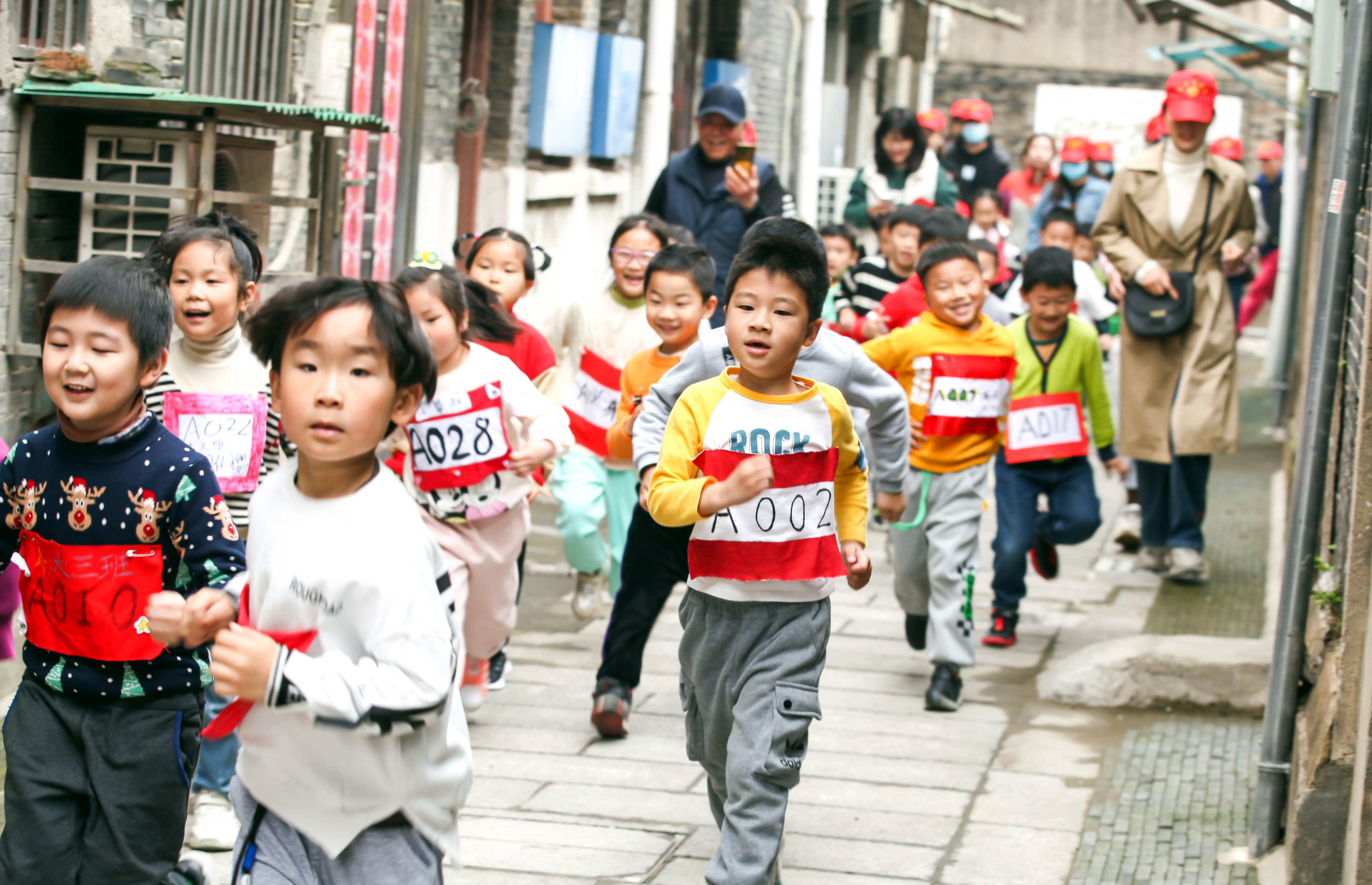 苏州：跑进古城，虹桥幼儿园小朋友探索古巷的秘密