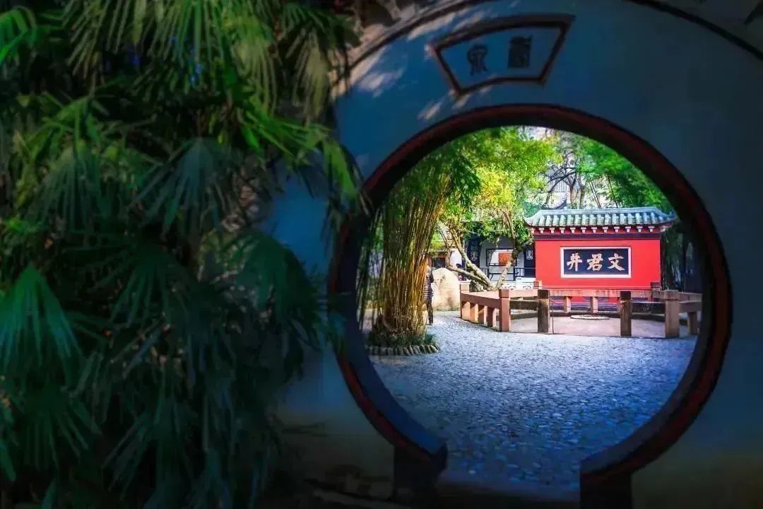 邛崃南宝山旅游攻略,邛崃旅游攻略坐车路线