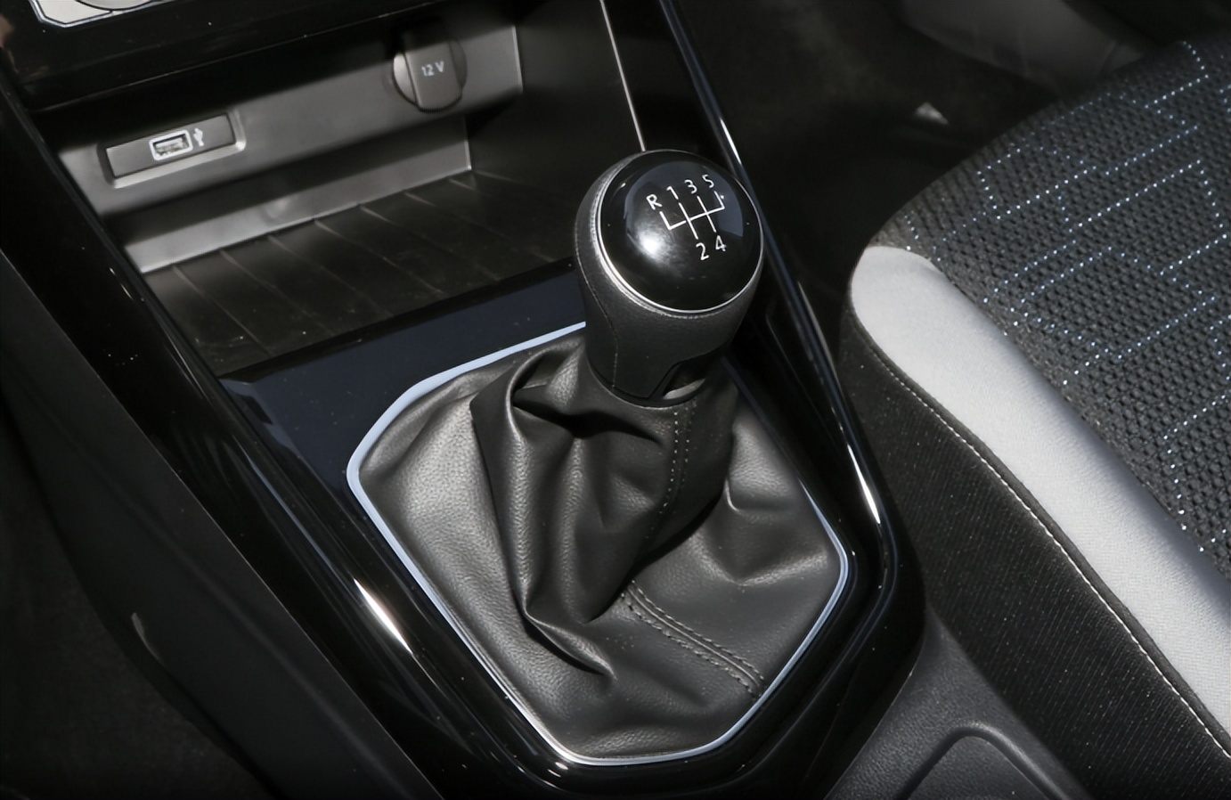 售价10万上市仅一月销量4564，打的不是感情牌，而是真材实料