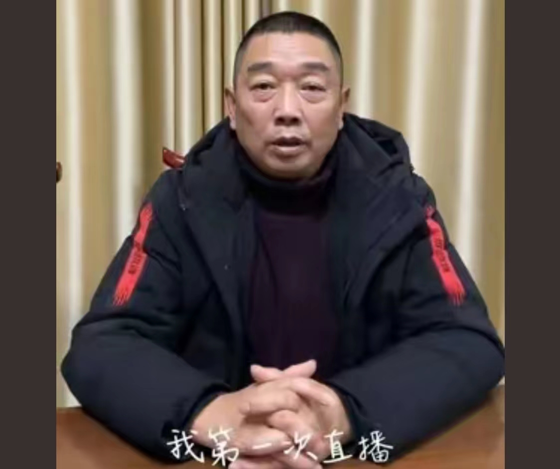 失去孩子的父母带货引争议,网友意见不同,你支持谁