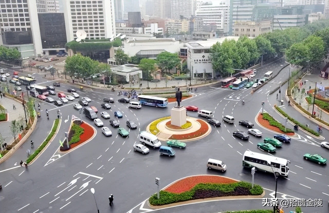 南京新街口有几个门,南京新百在新街口哪个出口