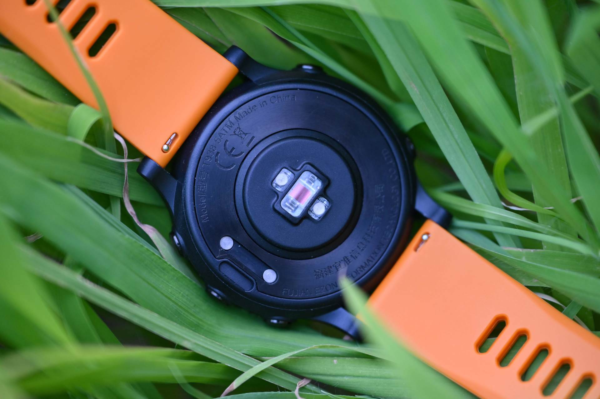 别再花冤枉钱了，时尚好用的专业跑表：宜准R6