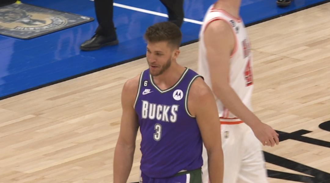 听哭了！我不想退役，可为什么没人要我，我不懂！第1中锋啊