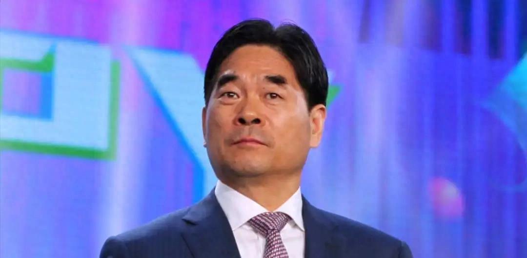 百亿老总猥亵9岁*女幼**判5年，请天价律师申请无罪，网友：5年都轻