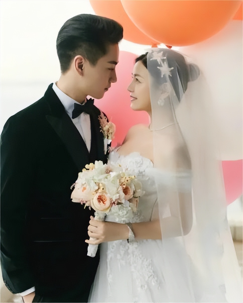 《半熟恋人2》中，陈晓陈妍希的微信头像都是关于对方的，好有爱