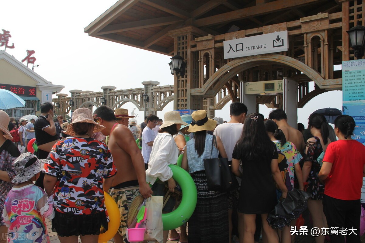 保姆与老人跟团旅游,保姆冬天去三亚