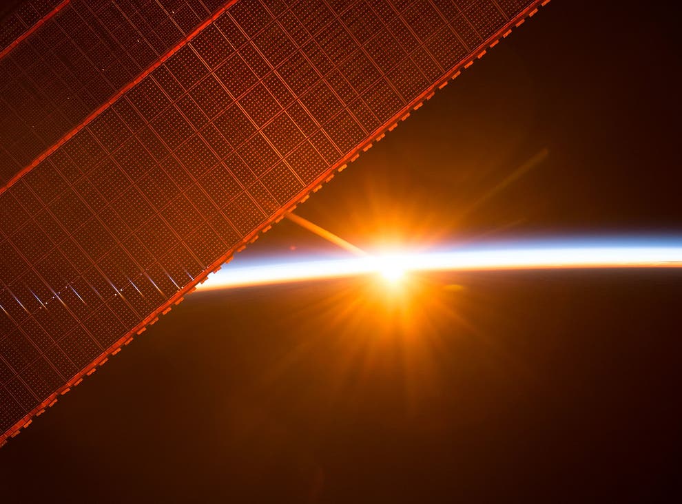 太空建太阳能发电站怎样传回地球,太空太阳能发电站原理