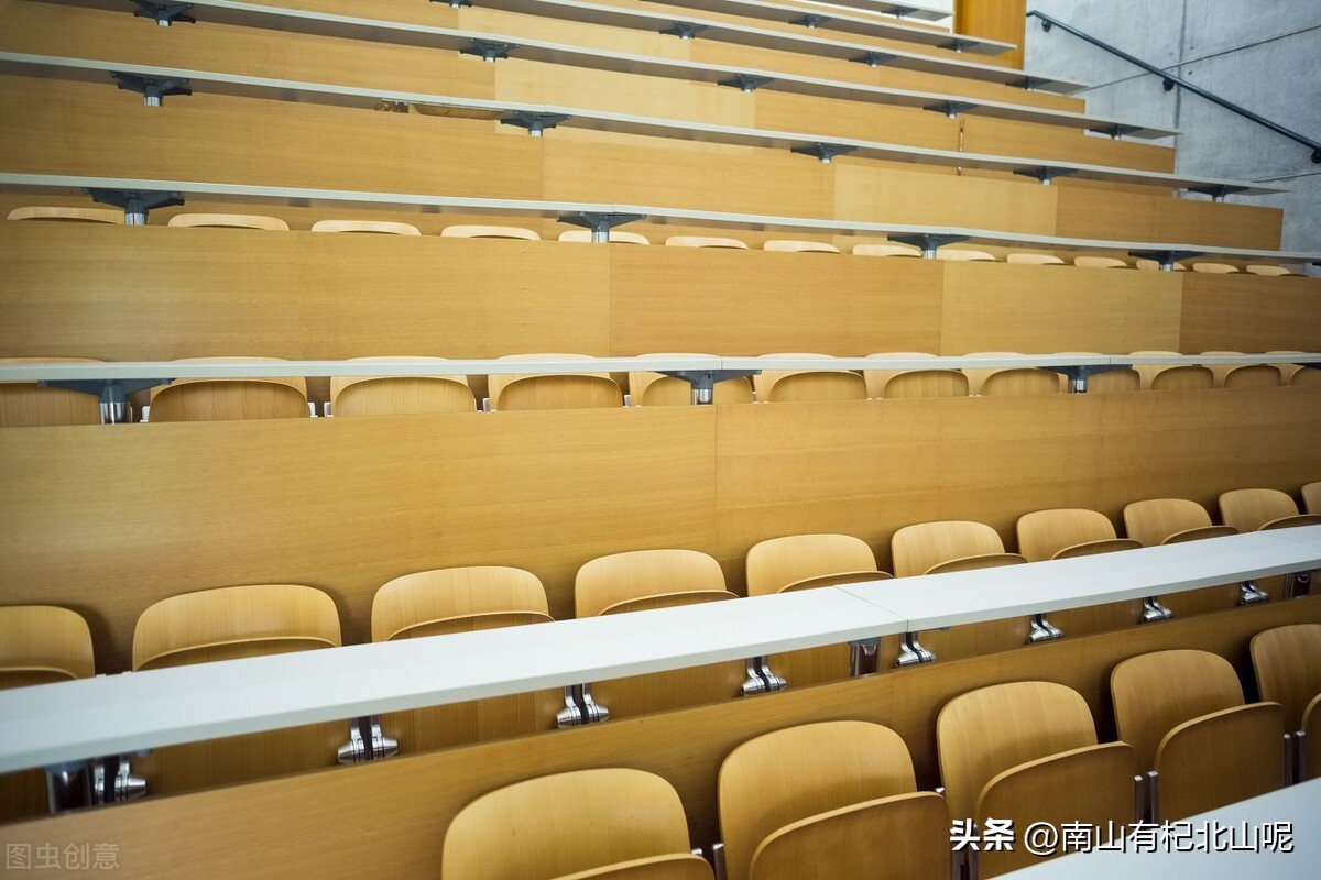 春季开学升旗仪式校长讲话简报,初中秋季期开学典礼校长讲话稿