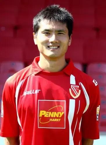 帮助中国打进世界杯的守门员,2002年带领中国足球队进入世界杯