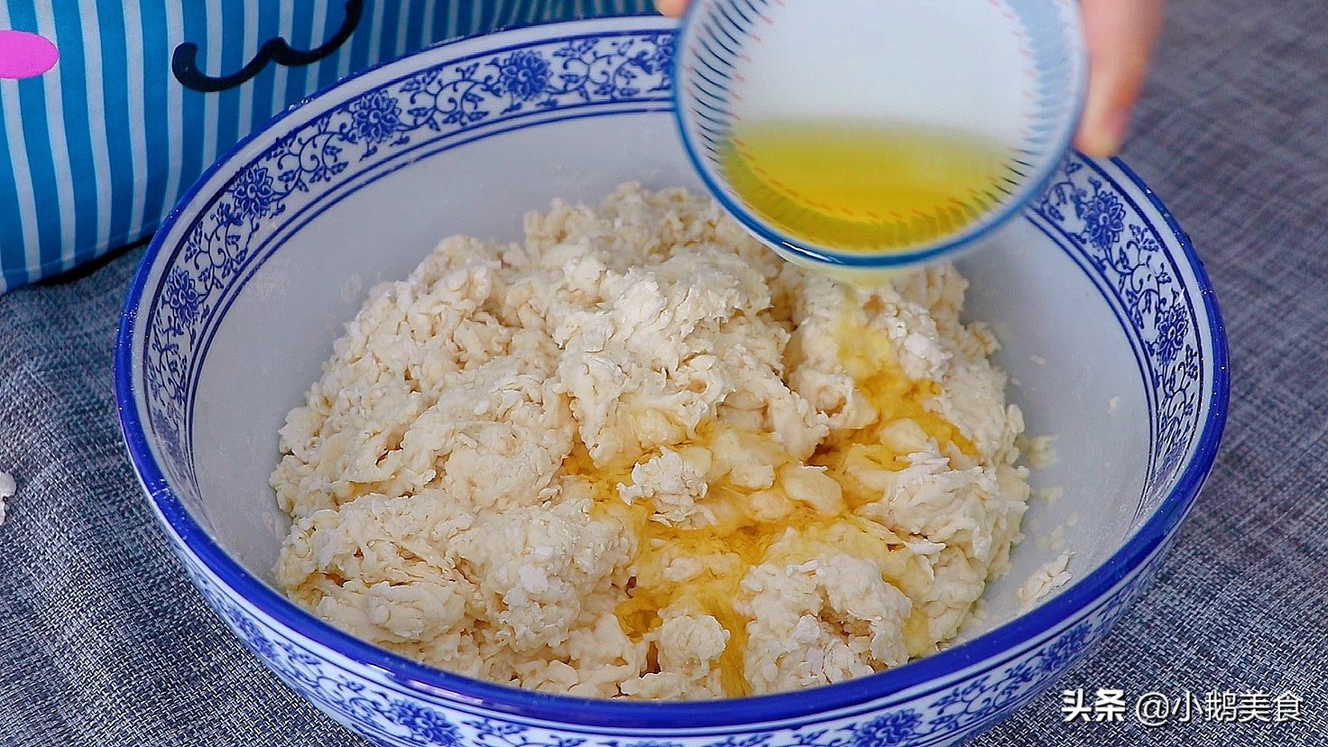 手抓饼做出来最好吃的方法,手抓饼怎么做每天早餐