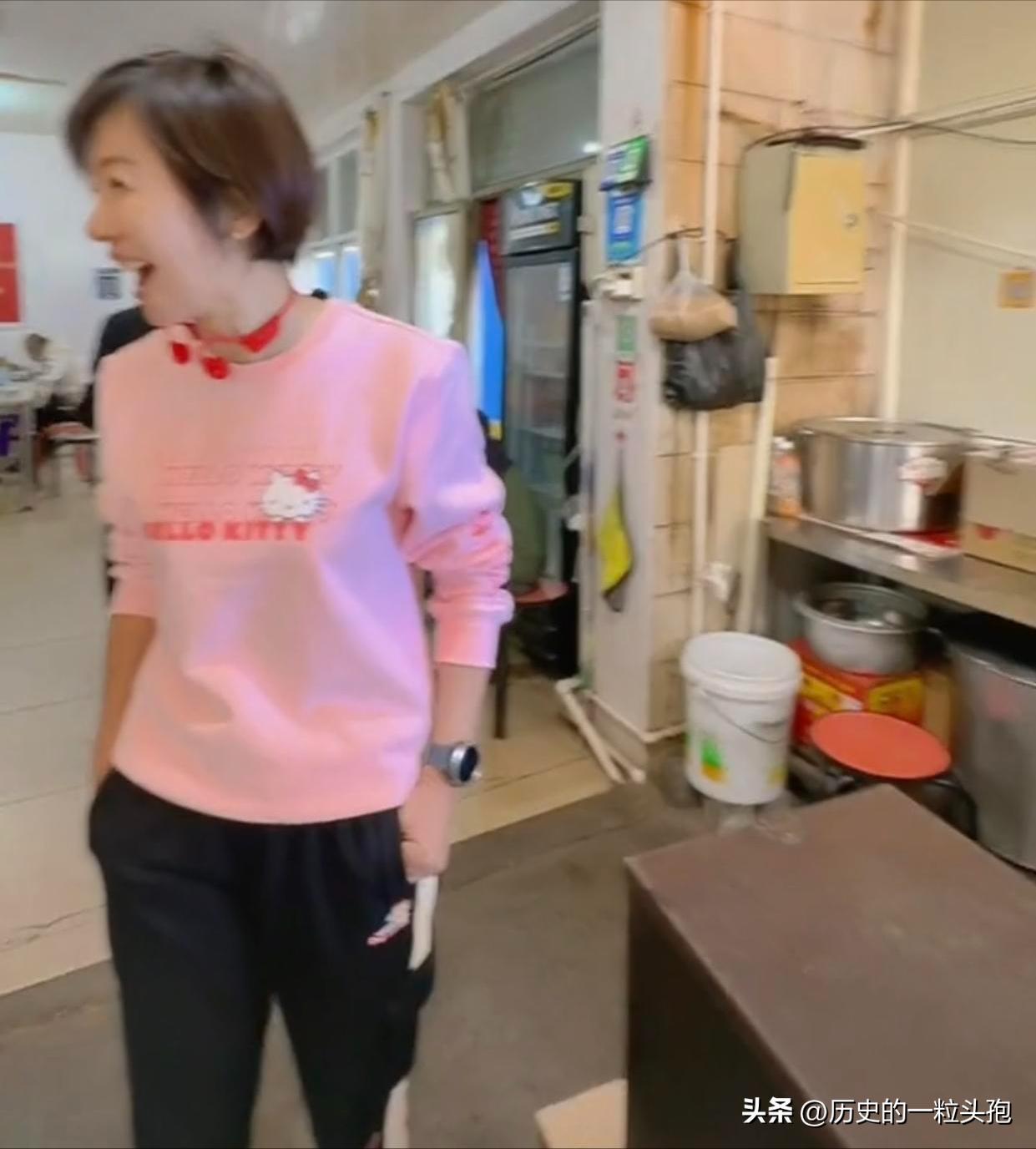 两天六个瓜：梁朝伟长居日本，李亚鹏欠债四千万，乐嘉为女人还俗