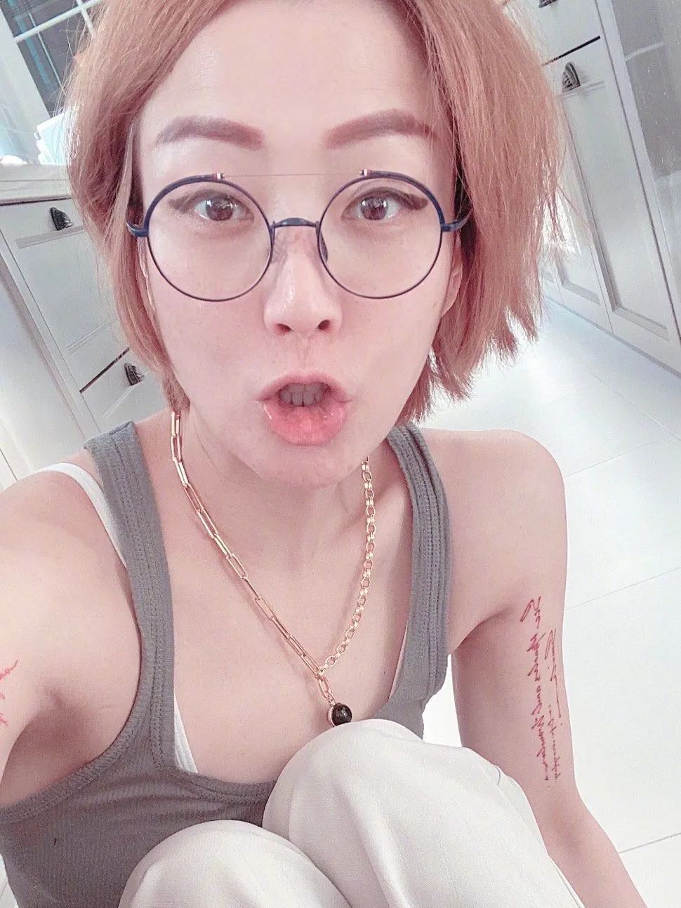 百变大咖秀郑秀文,百变天后郑秀文的虐恋情史