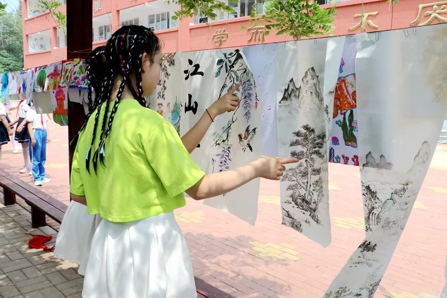 六一儿童节花儿与少年,六一儿童节花儿向阳开