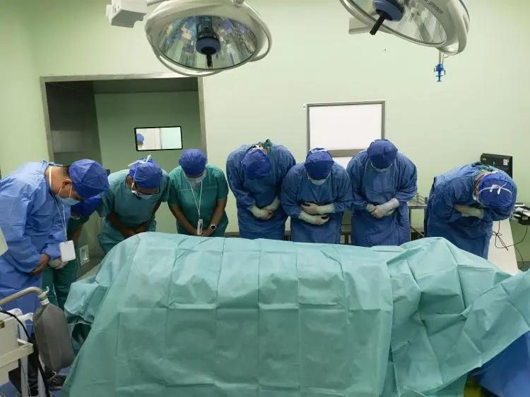 9岁男童早上有点恶心反胃,9岁男童老是恶心吐