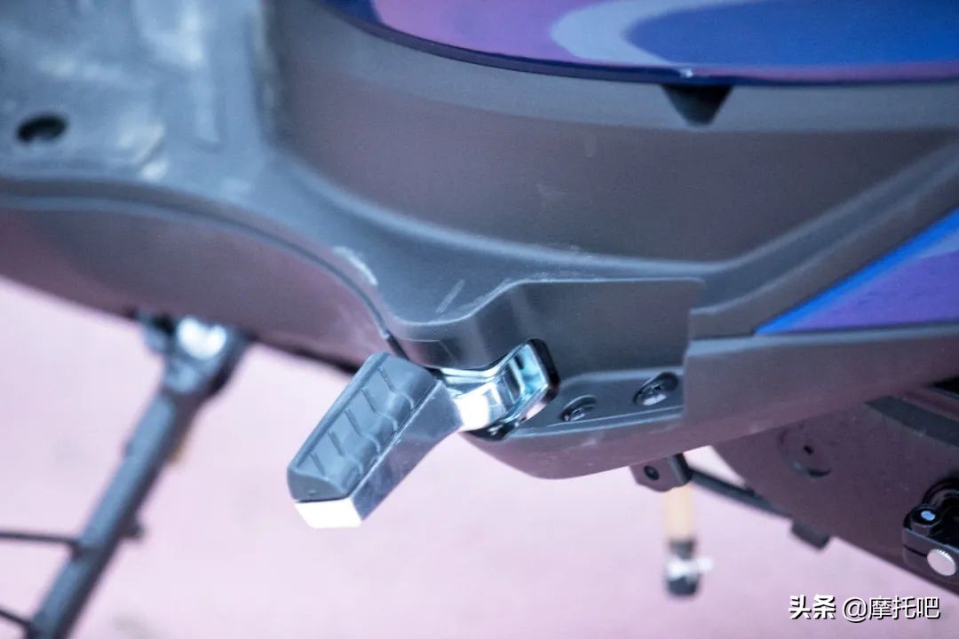 济南铃木ue125与旭鹰125,铃木ue125驾驶感受