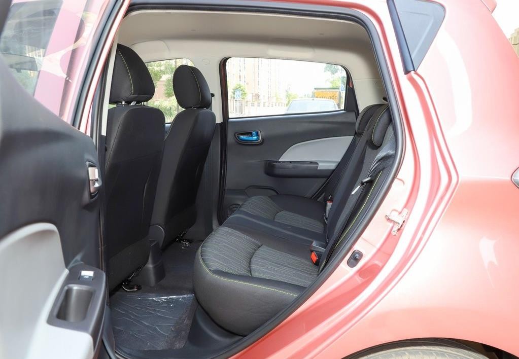 3.98万长安奔奔e-star,长安新能源奔奔e-star测评