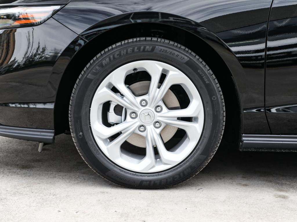 全新雅阁对比新一代蒙迪欧,1.5蒙迪欧和1.5雅阁谁的动力快一些