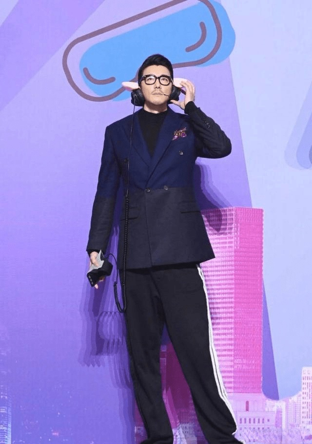 西装是绅士的铠甲原话,西装是男人的盔甲也是女人的盔甲