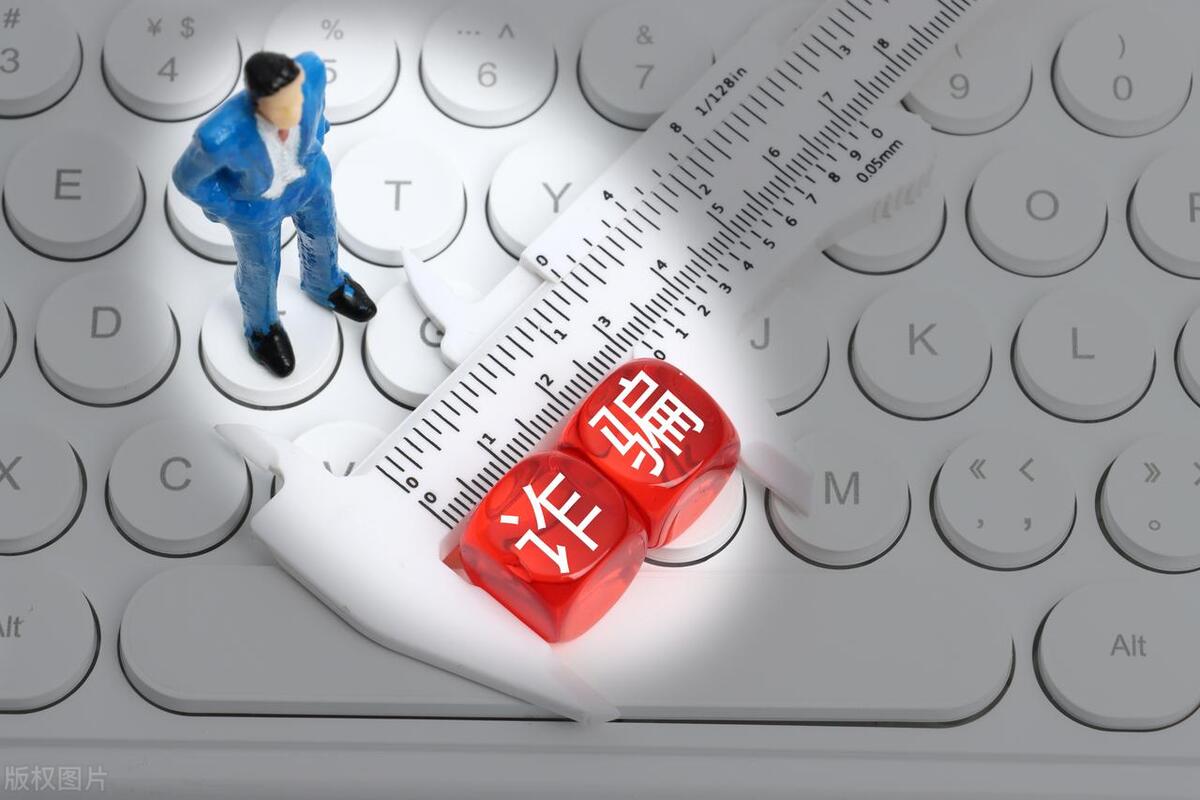 21年女子看男友备注二姐微信，好奇添加，聊天后男友被抓进警局