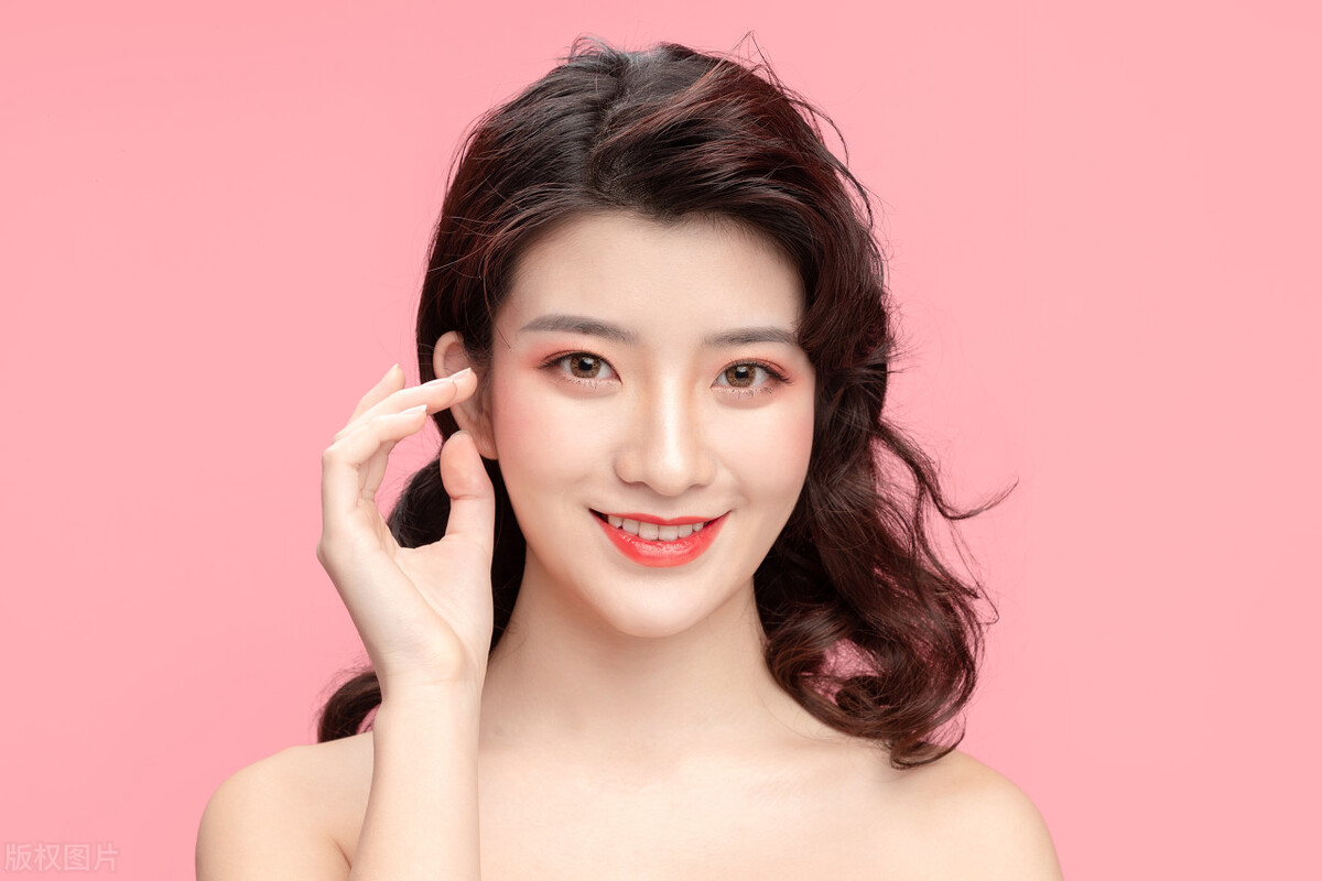 护肤品精油的正确使用顺序,护肤品的顺序及正确用法