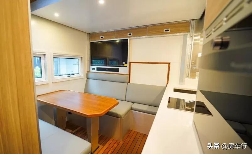 解放4x4四驱越野房车,新款解放四驱房车底盘