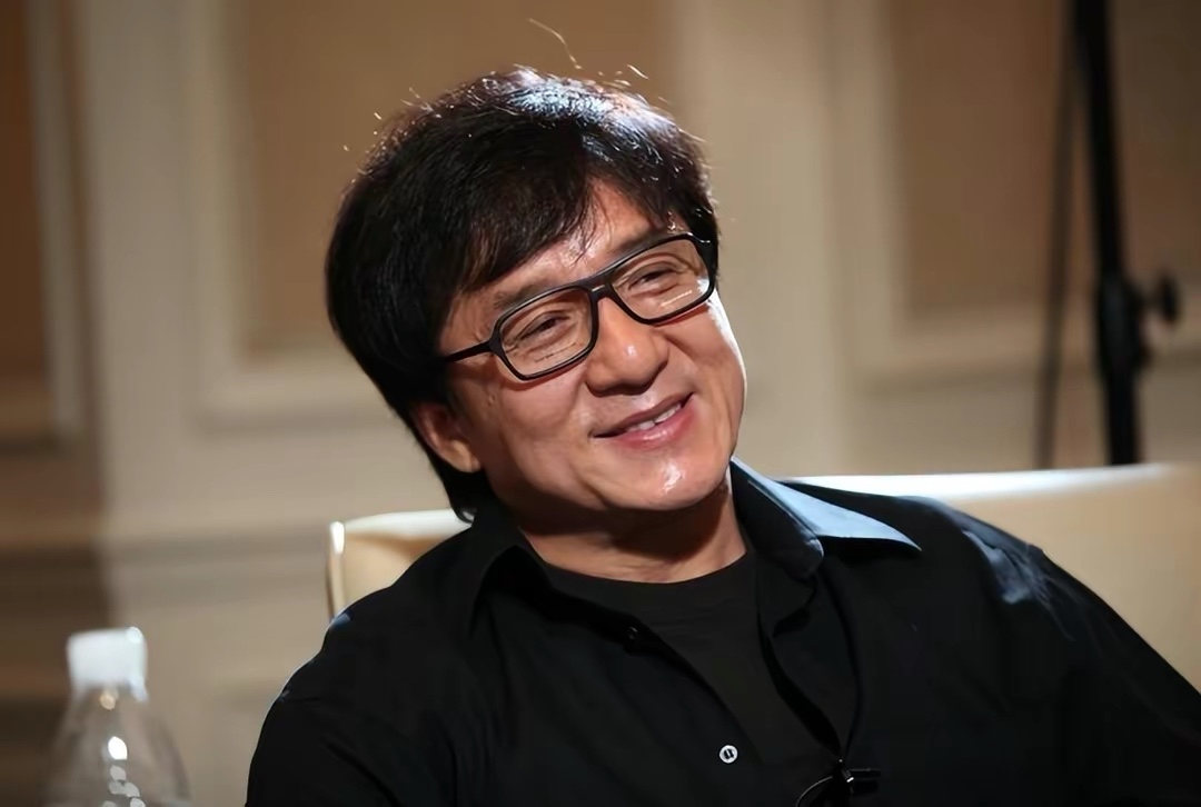 成龙跟他哥相认,成龙与哥哥相认完整版