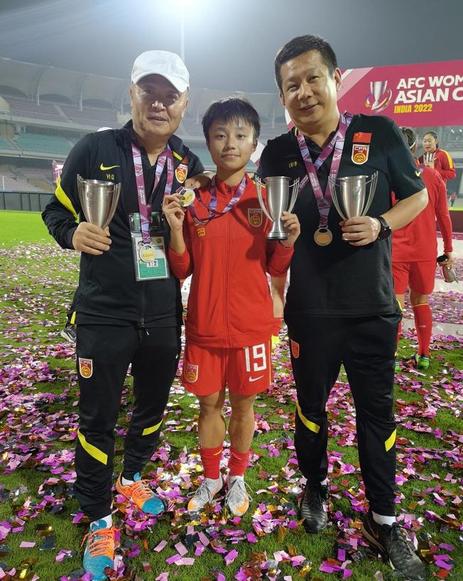 张琳艳头球破门震惊世界,张琳艳超远射门