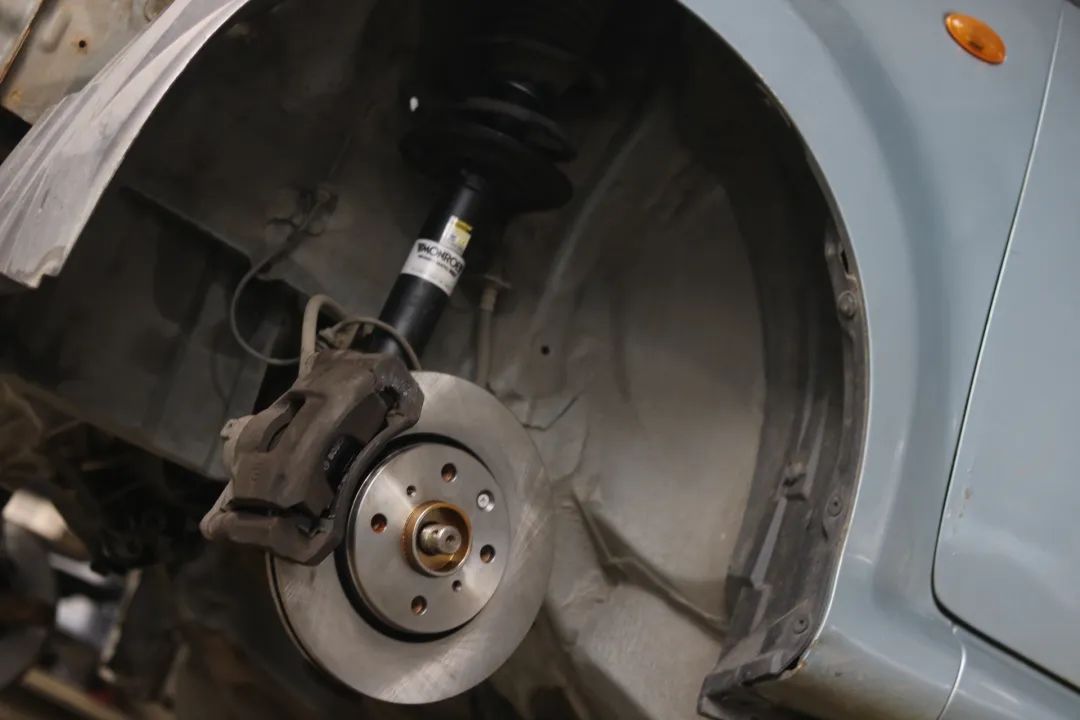 2010款比亚迪f0翻新案例,比亚迪f0全车翻新喷漆多少钱