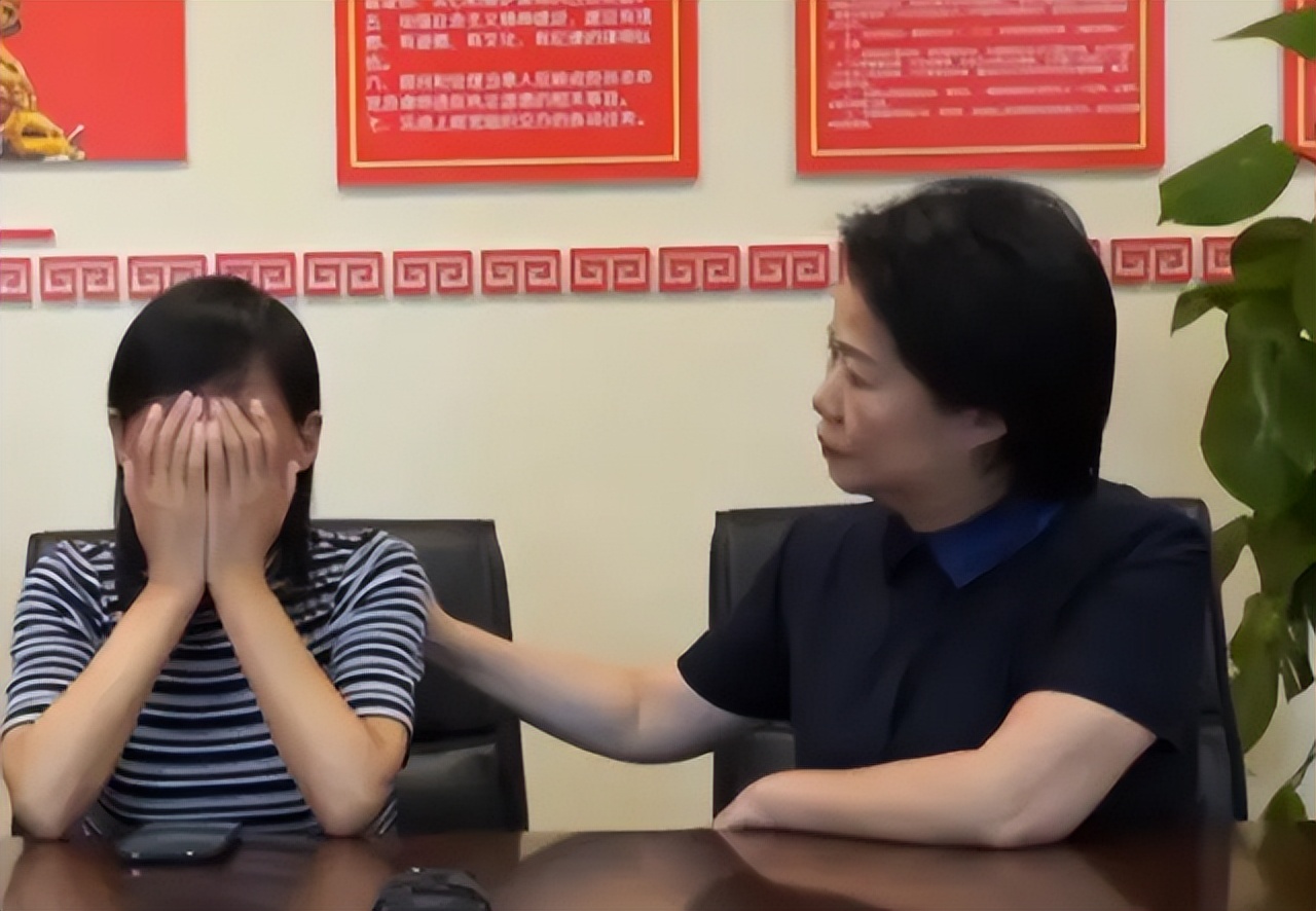 20年上海交大女博士治癌需80万,丈夫跪地哭求离婚:只求放我一马