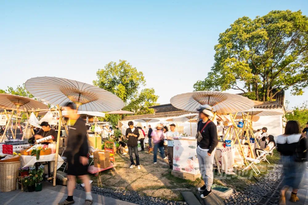 CRR百图斩｜公园里的新天地：上海蟠龙天地