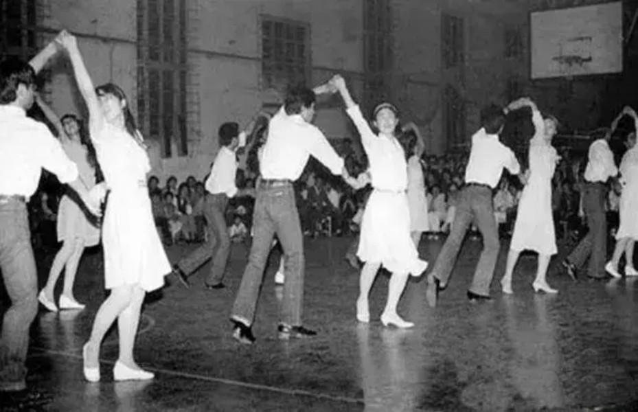 80年代“聚众淫乱”大案:女子与130多人发生关系,最后被判死刑