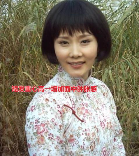 40岁女人适合短发还是长发,女人过四十留长发还是短发显年轻