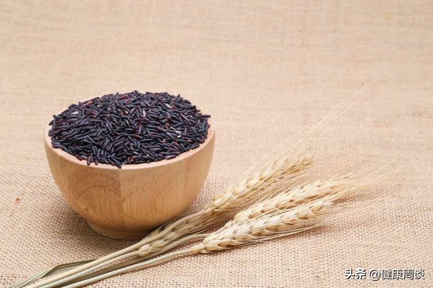 月经量少又推迟10多天吃什么药,吃什么食物可以推迟来月经