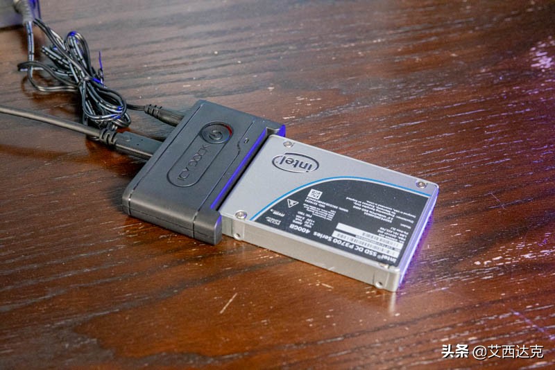 ICYDOCK艾西达克EZ-AdapterExMB931U-1VBU.2转USB3.2Gen2评测