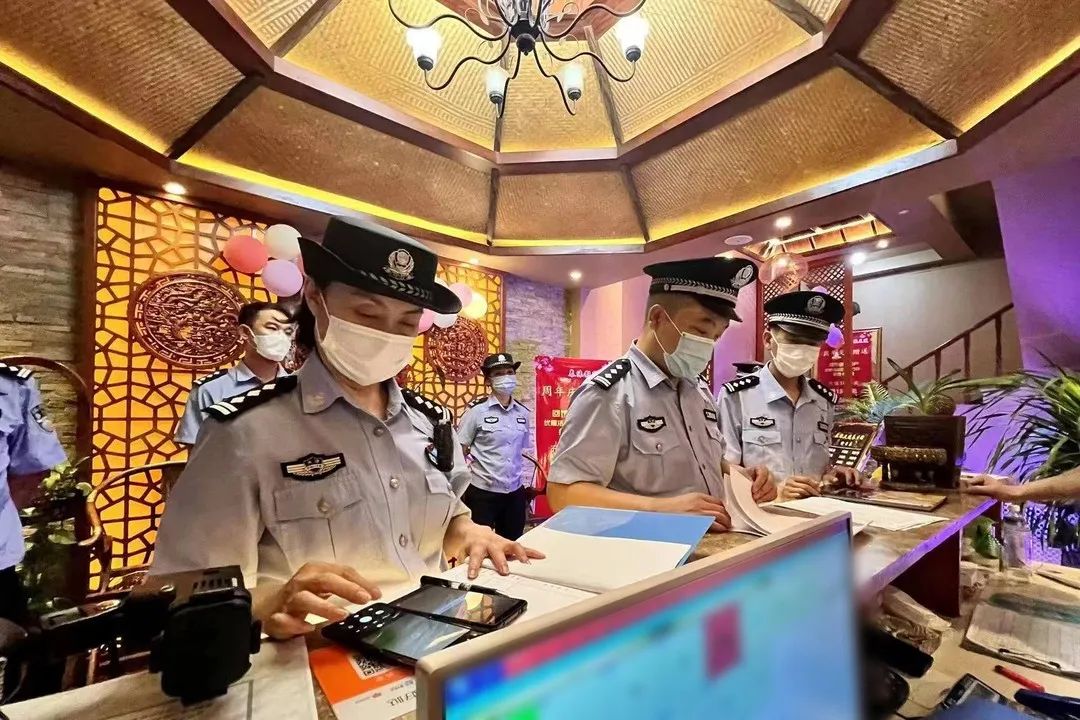 【夏季治安打击整治“百日行动”】天津公安开展第二次夏夜治安巡查宣防集中统一行动