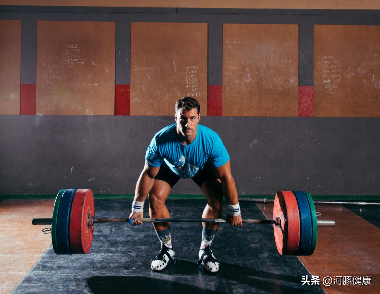 为什么不胖但是大腿特别粗,人不胖大腿粗是什么原因造成的