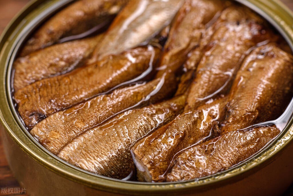 国产鲱鱼罐头与瑞士鲱鱼罐头,鲱鱼臭还是鲱鱼罐头做的臭